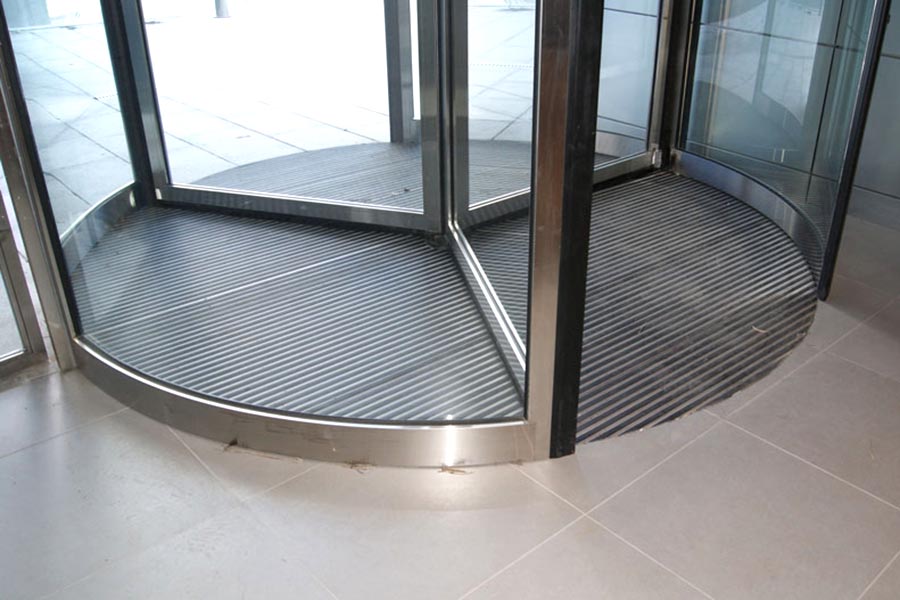 INSS puerta giratoria