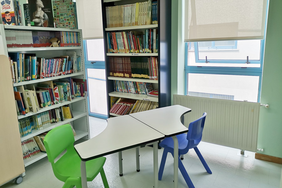 Mobiliario infantil biblioteca Miño