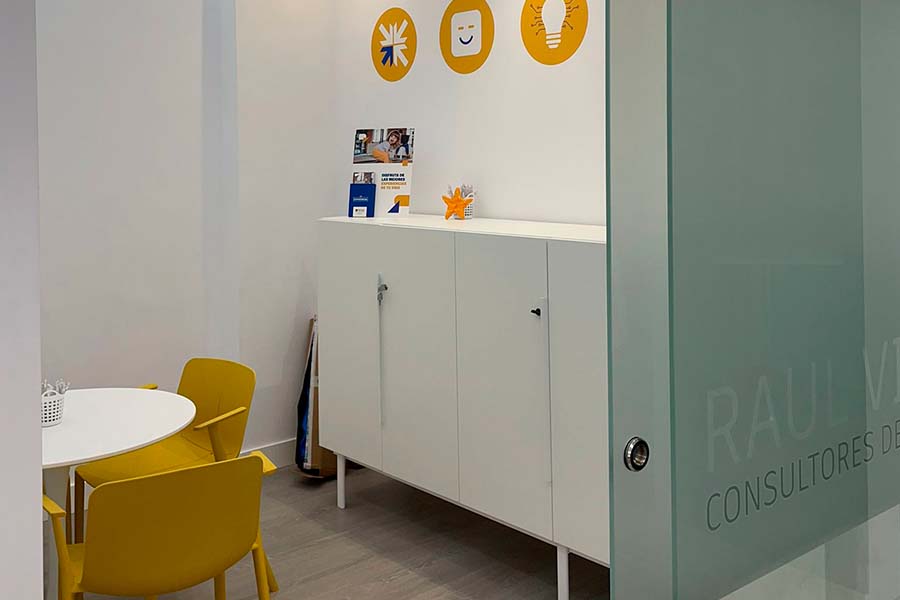Equipamiento oficina Reale3
